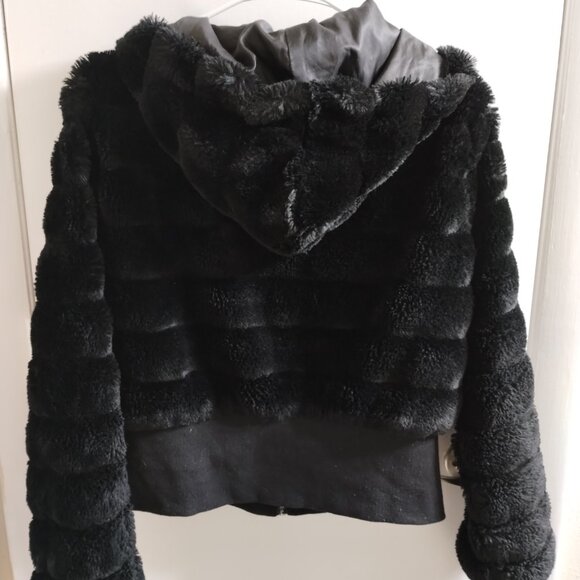 Black faux fur bomber coat - Picture 2 of 2